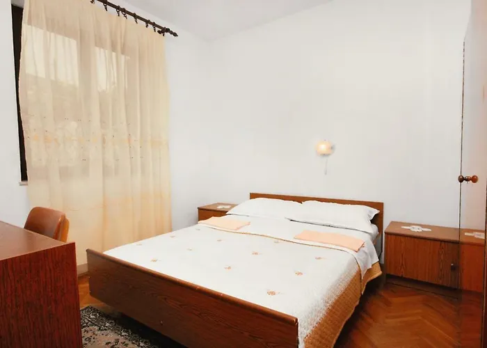 Apartment With A Parking Space Baska, Krk - 5411